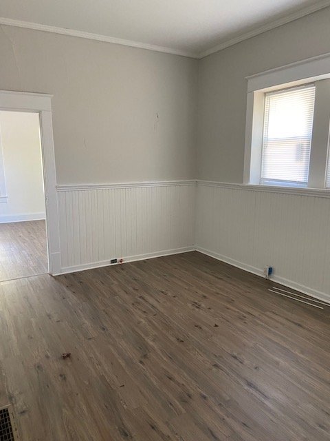 Foto del edificio - 1105 Ewing Blvd