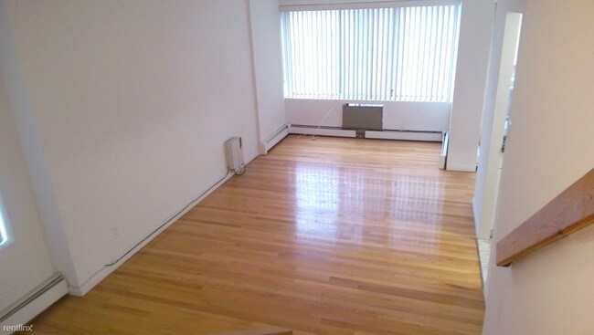 Foto del edificio - 6739 Clyde St