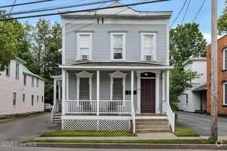 Building Photo - 146 Washington St