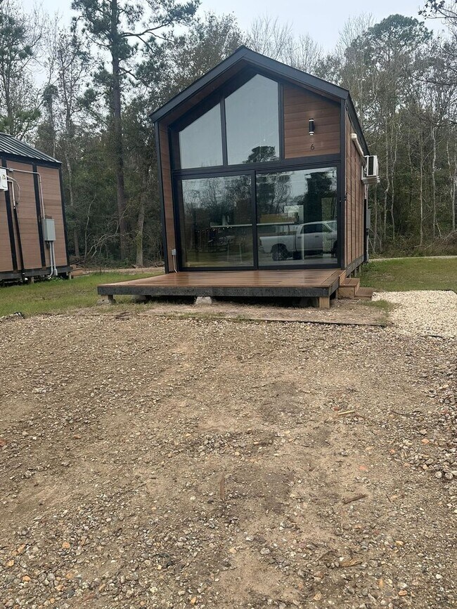 Building Photo - 3710 Pheasant St