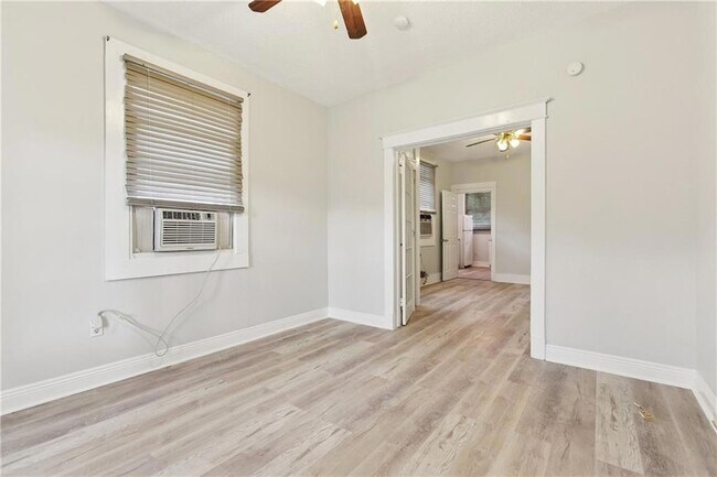 Foto del edificio - 8611 Birch St