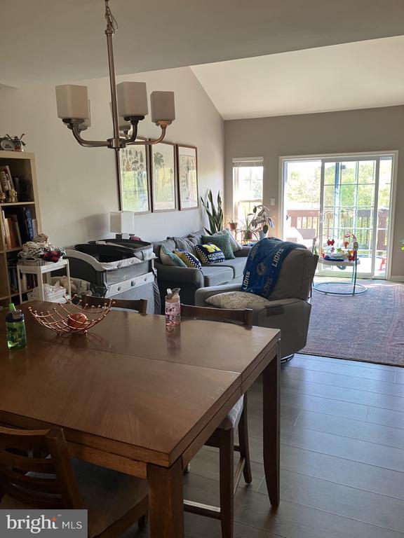 Foto del edificio - 6444 Terrace Ct