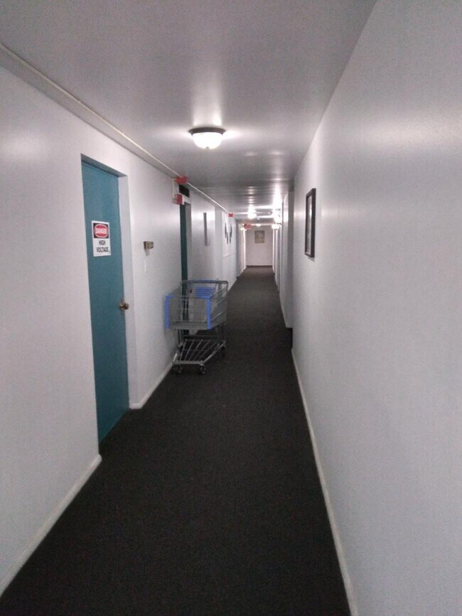 Hallway - 4300 W Ford City Dr