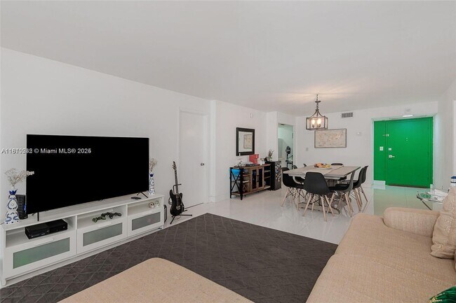 Building Photo - 6039 Collins Ave