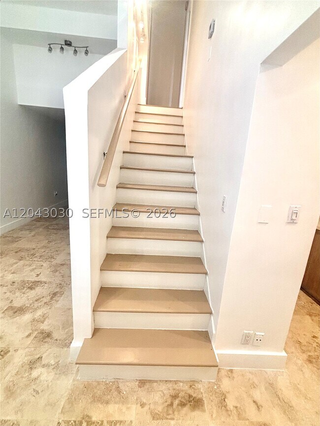 Building Photo - 2666 Tigertail Ave