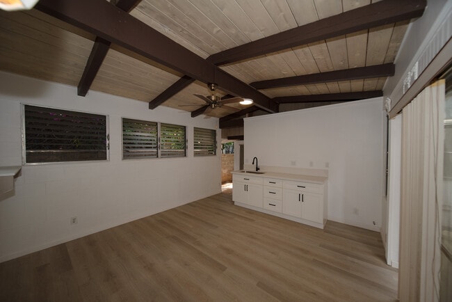 Building Photo - 1549 Molina St