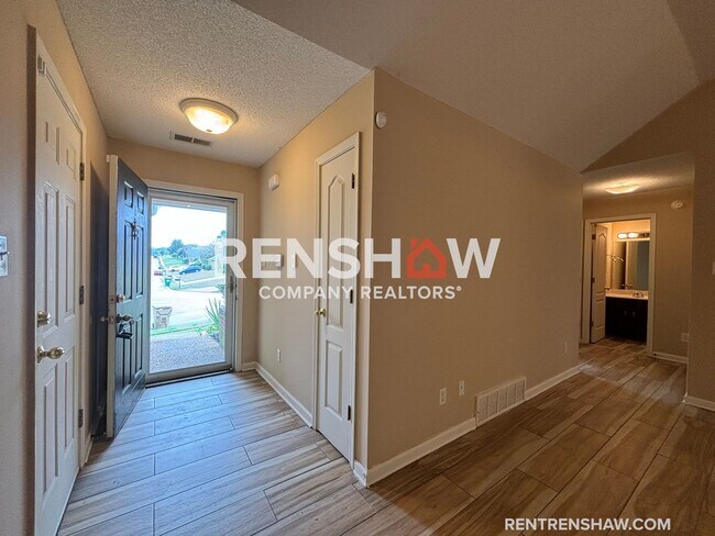 Foto del edificio - Register your account with Rently to sched...