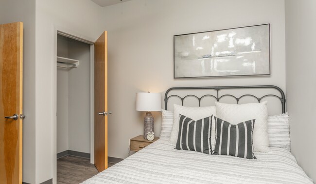 Foto del edificio - Spacious 1-Bedroom Apartment in Southside,...