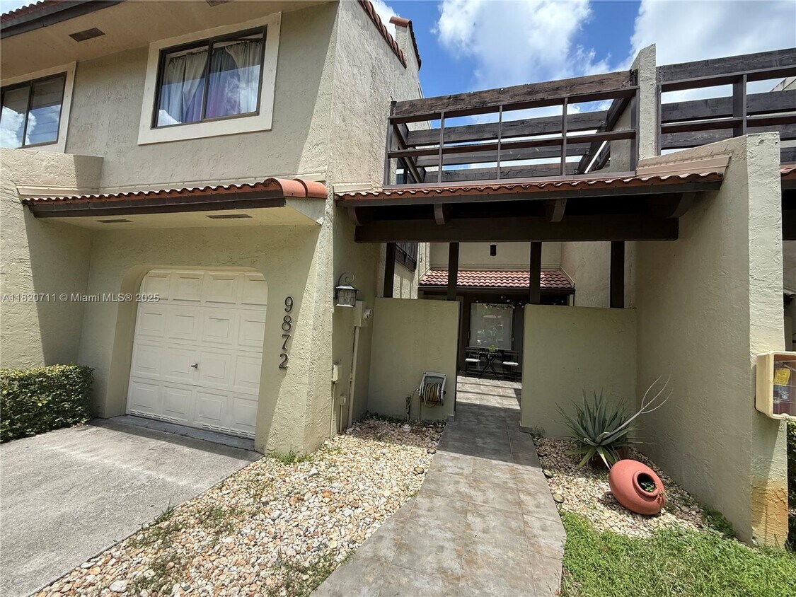 Foto principal - 9872 Costa Del Sol Blvd