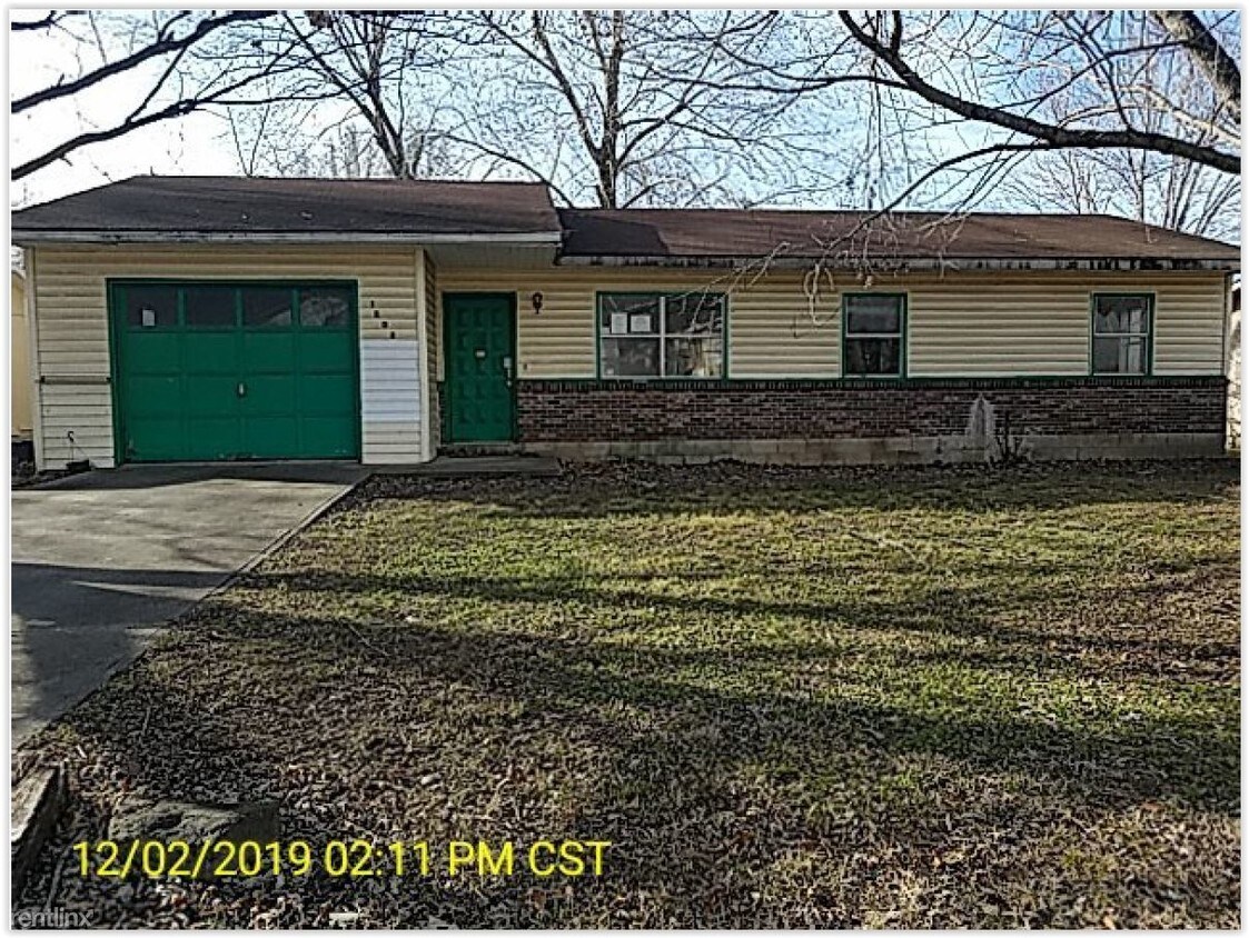Primary Photo - 1806 S Garland Douglas Dr