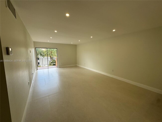 Foto del edificio - 1900 W 54th St