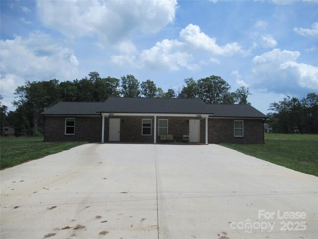 Foto del edificio - 3784 English Oak Dr
