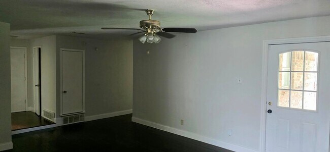 Foto del edificio - 1018 Rockledge Dr