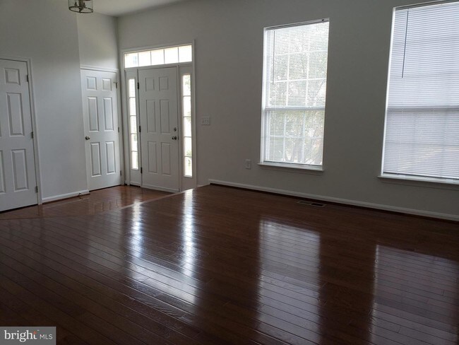 Foto del edificio - 6804 Cedar Loch Ct