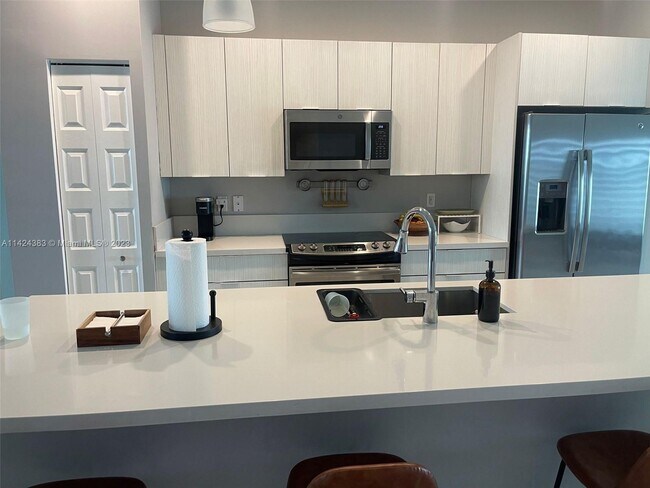 Foto del edificio - 7809 NW 104th Ave
