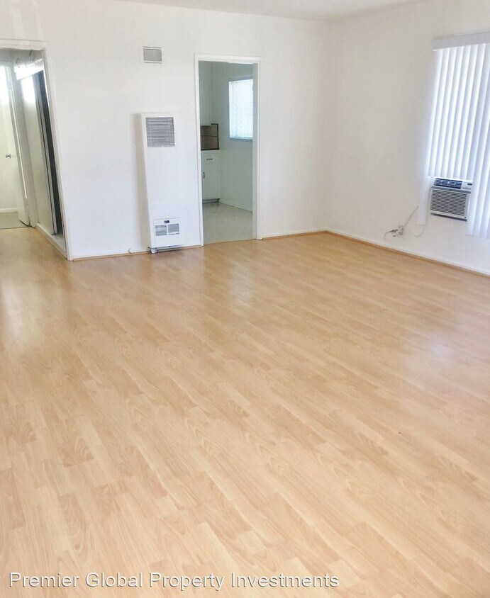 Foto principal - 1042-1044 N Stanley Ave