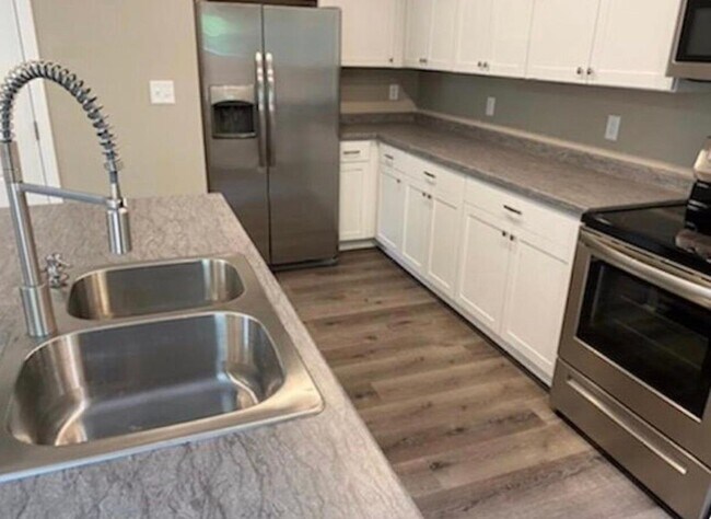 Foto del edificio - 2395 Avery Ave