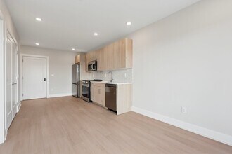 Interior Photo - The Lyle on Broad