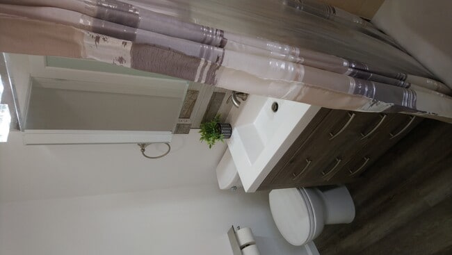 BATHROOM - 738 Hill St