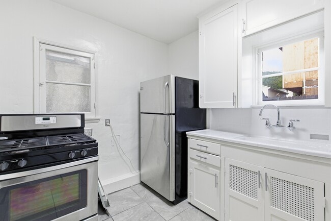 Building Photo - 2401 20th St