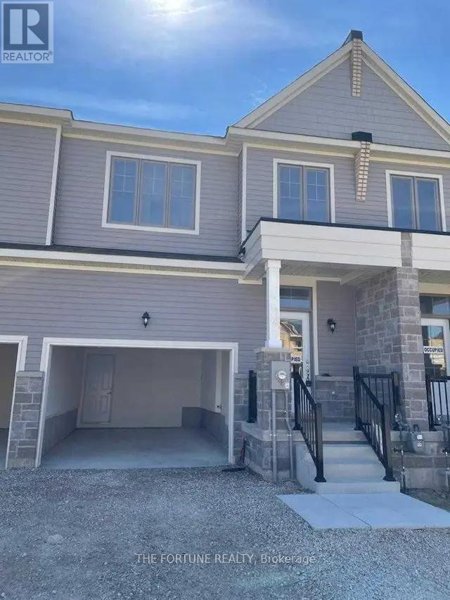 Building Photo - 15 MacKenzie St