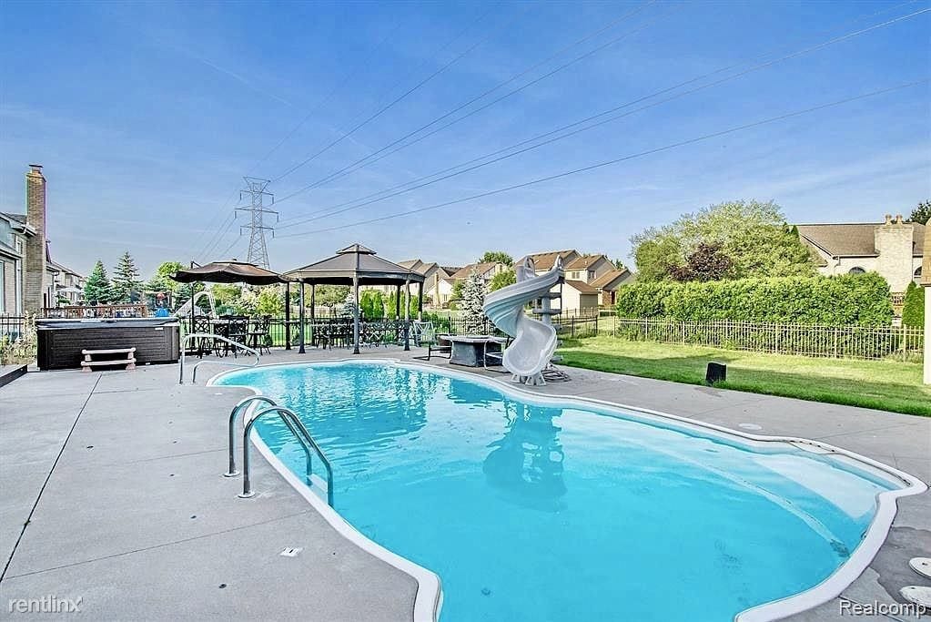 Primary Photo - 3 br, 2.5 bath House - 43496 Hillsboro Dr
