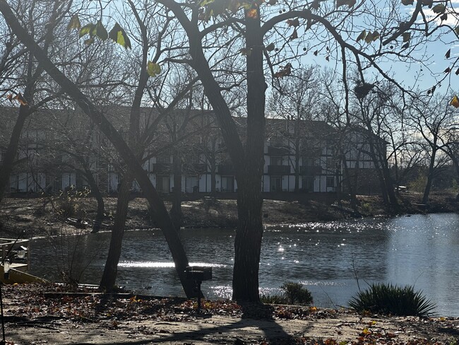 Building Photo - Magnolia Lake Apartments