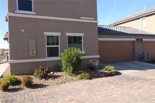 Foto del edificio - 676 Swift Eagle Ave