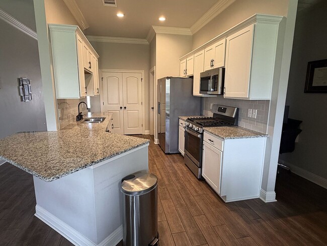 Building Photo - 403 Mangrove Ln