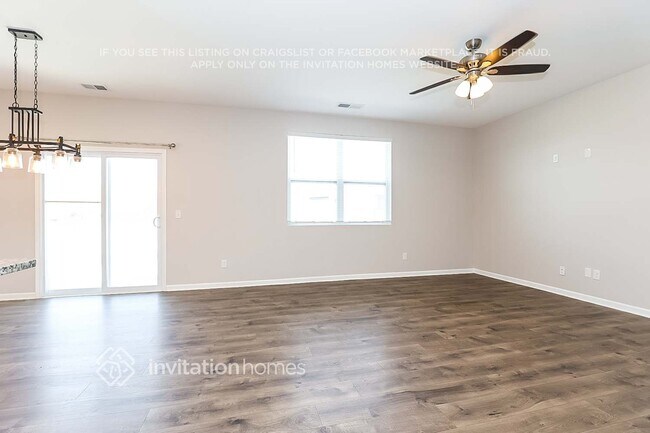 Building Photo - 1168 Rosewood Dr