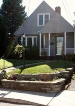 Building Photo - 1212 Love St