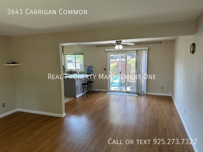 Building Photo - Updated 3 Bedroom, 1.5 Bath End Unit Condo...