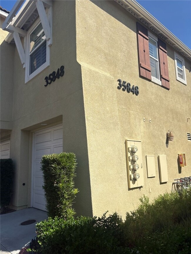 Building Photo - 35848 Lajune St