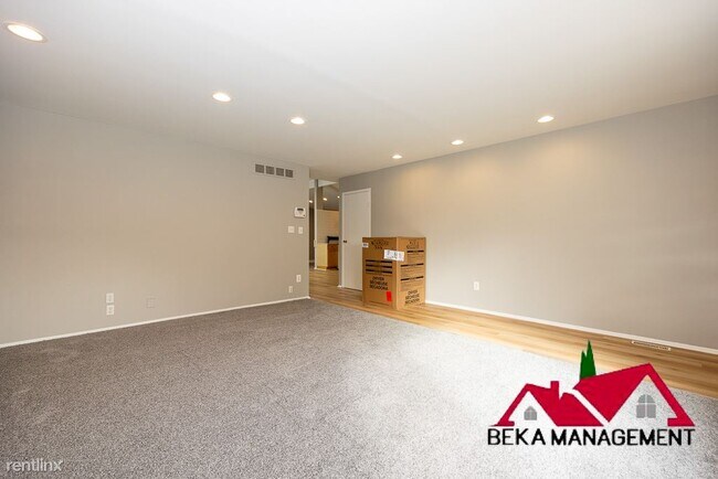 Building Photo - 3 br, 2.5 bath House - 20390 Briarwood Ct