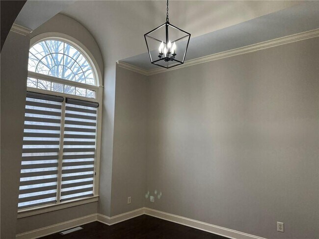 Foto del edificio - 2476 Sewell Mill Rd