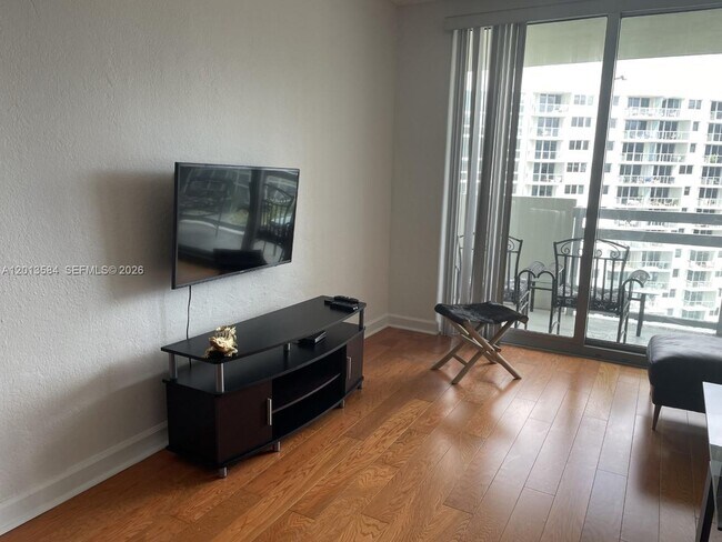Foto del edificio - 1500 Bay Rd