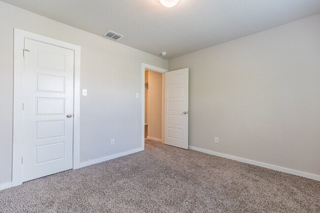 Building Photo - 10583 Penelope Way