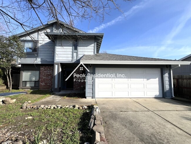 Building Photo - Spacious Antelope 4bd/2.5ba Home with 2 Car Garage
