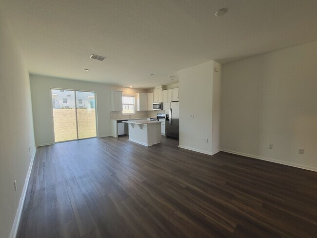 Building Photo - 3 Bedroom 2.5 Bathroom TOWNHOUSE NEAR DISNEY!