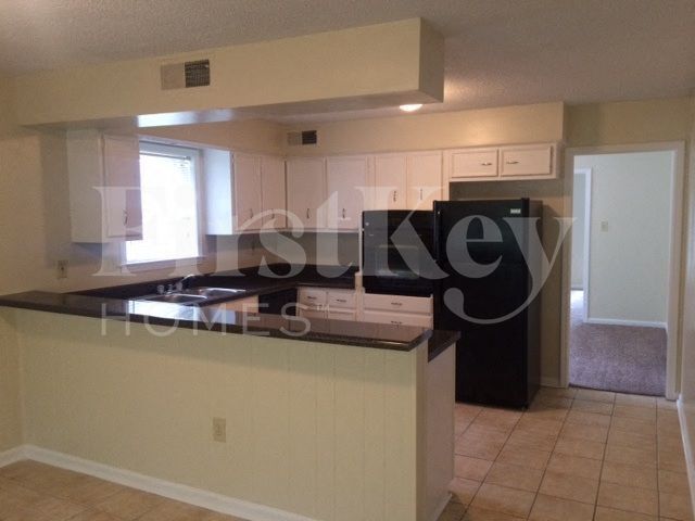 Building Photo - 5139 Longmeadow Cove