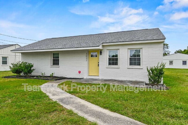 Building Photo - 3027 Azalea Dr