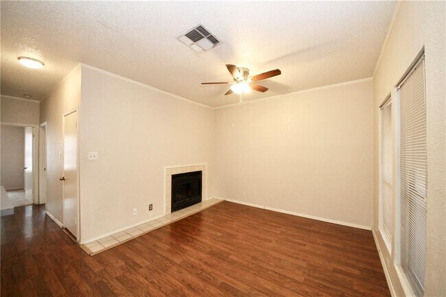 Building Photo - 2804 Rio Grande St