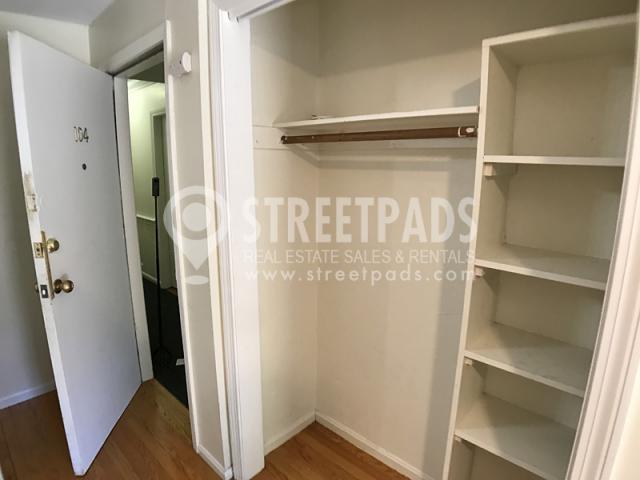 Building Photo - bedroom in Boston MA 02120