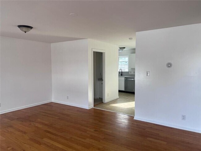 Foto del edificio - 144 Pavilion Ave