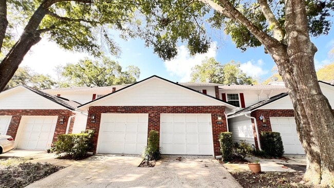 Building Photo - Lovely 2 Bd/2Ba Condo!