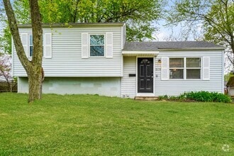 Building Photo - 3179 Latonia Rd