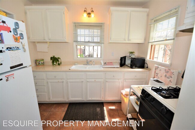 Building Photo - 2 br, 1 bath House - 248 PALM DRIVE