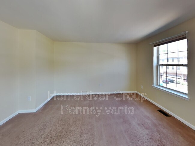 Foto del edificio - 6421 Creekbend Dr