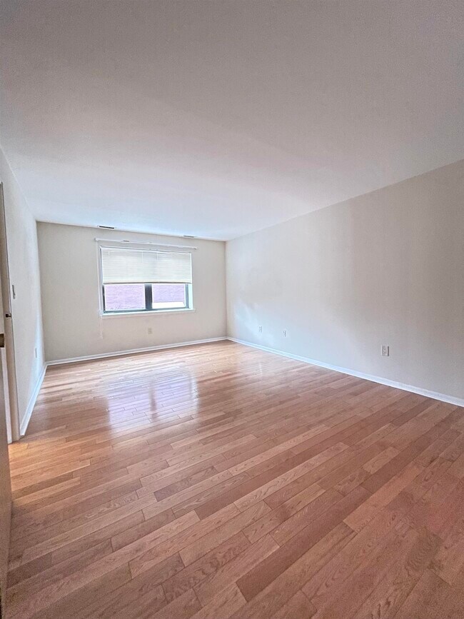 Foto del edificio - 8701 Bergenline Ave