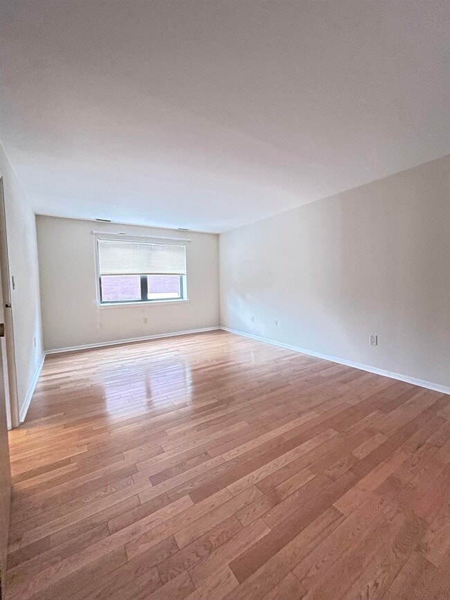 Building Photo - 8701 Bergenline Ave